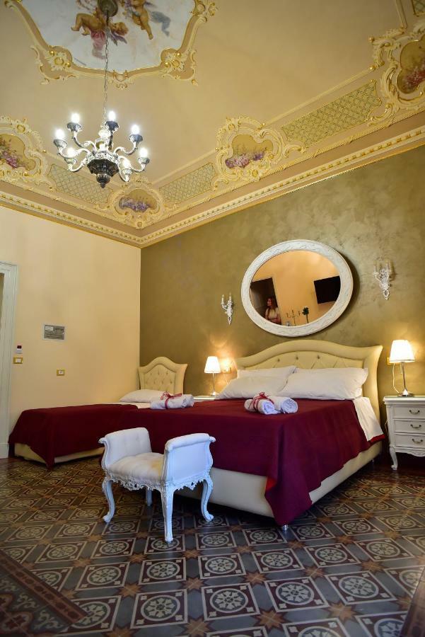 Palazzo degli Affreschi Bed and Breakfast Catania Esterno foto